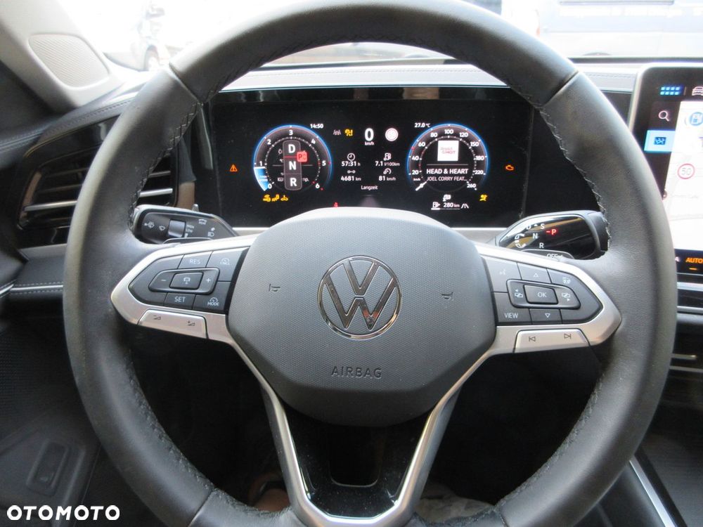 Volkswagen Passat Variant 2.0 TDI SCR 4Mot Elegance DSG - 11
