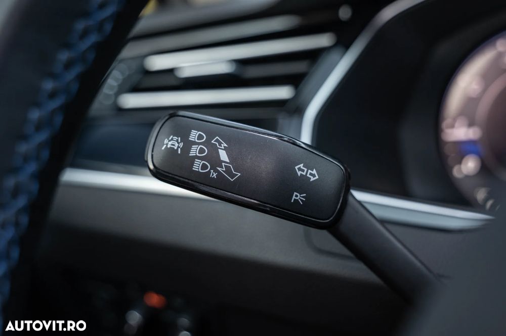 Volkswagen Passat - 33