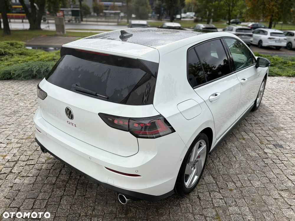Volkswagen Golf - 6