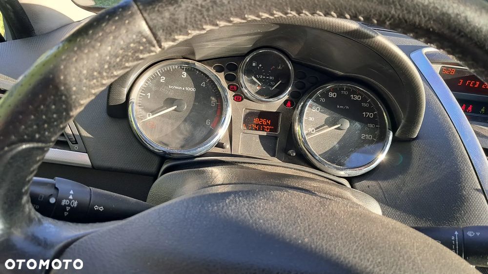 Peugeot 207 - 8