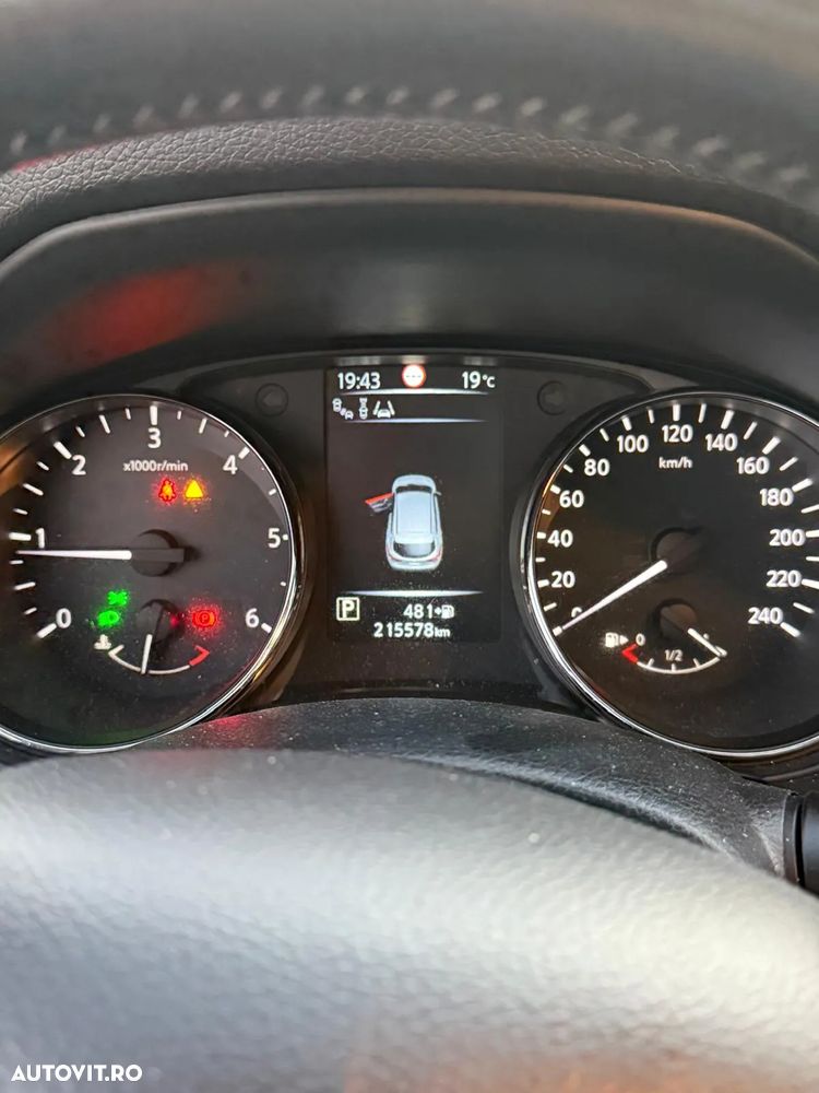 Nissan Qashqai 1.6 DCI Start/Stop X-TRONIC Tekna - 6