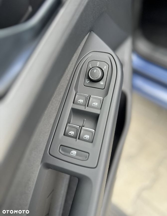 Volkswagen Golf - 10