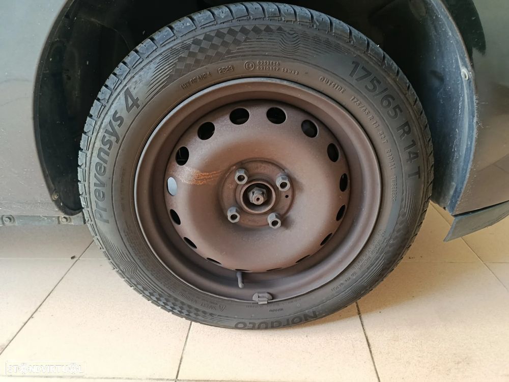 Renault Clio 1.2 16V Expression - 6