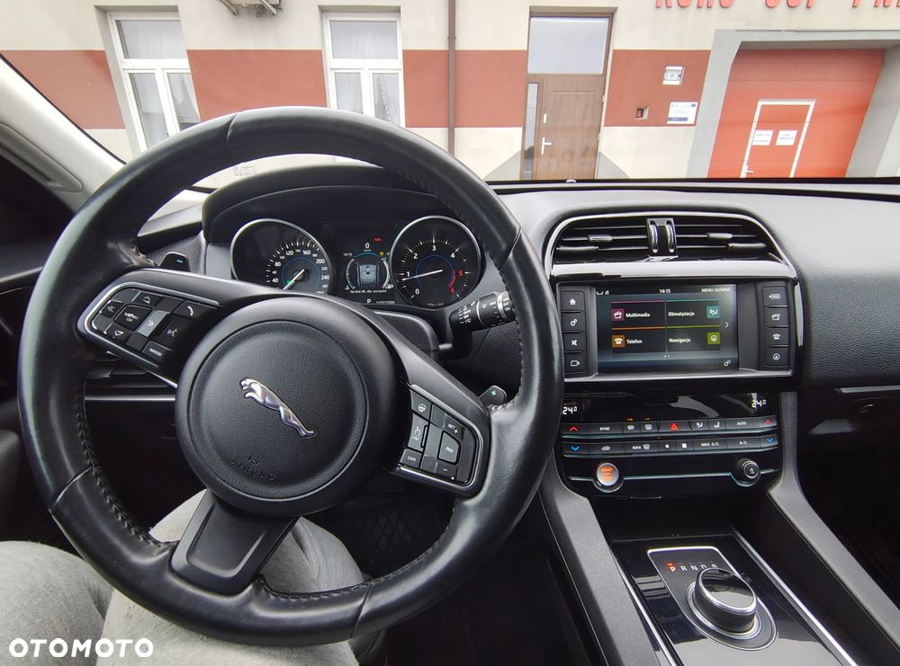 Jaguar F-Pace 20d AWD R-Sport Ingenium Edition - 12