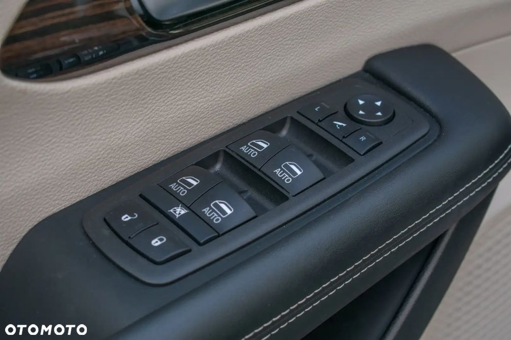 Chrysler Pacifica - 27