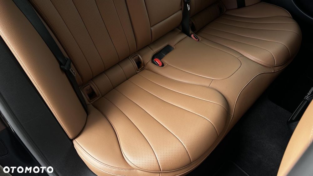 Mercedes-Benz Klasa E 220 d mHEV 4-Matic AMG 9G-Tronic - 23