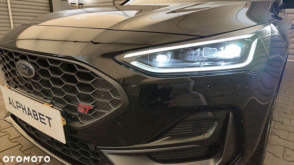 Ford Focus 2.3 EcoBoost ST X - 32