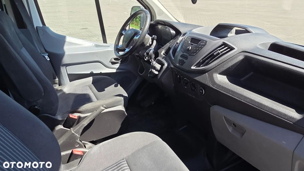 Ford Transit - 11