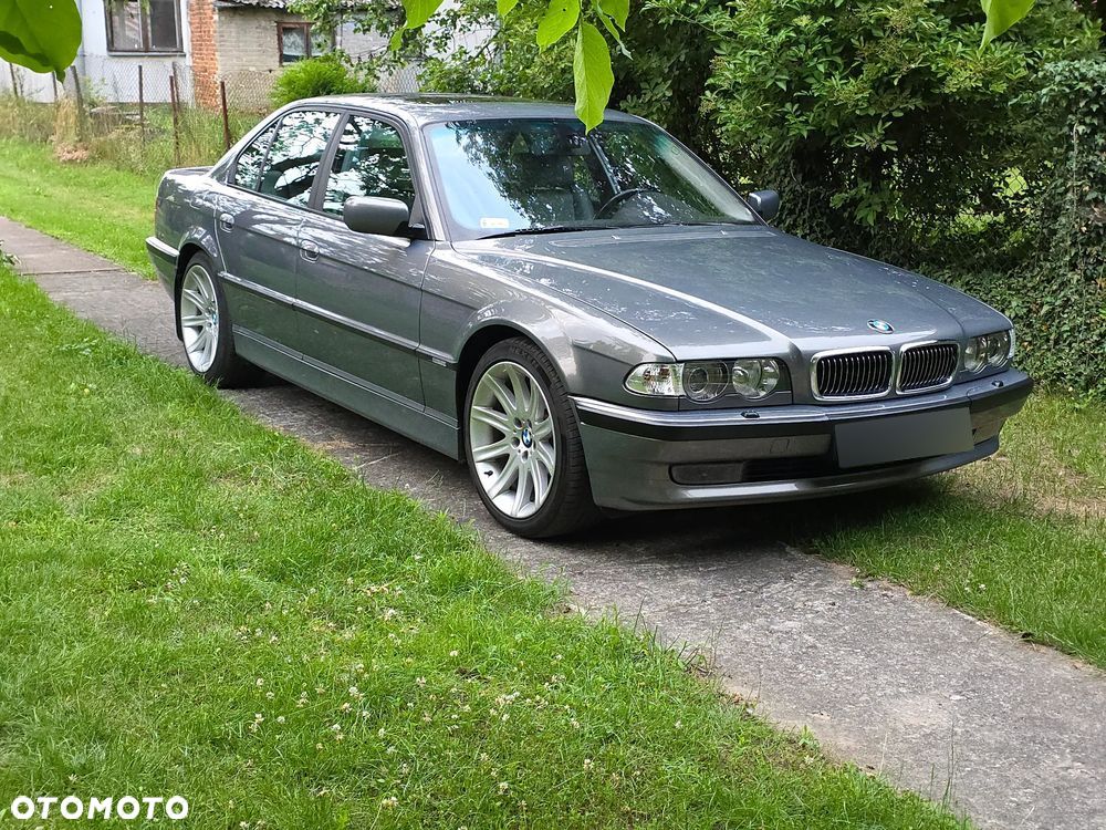 BMW Seria 7 740i - 7
