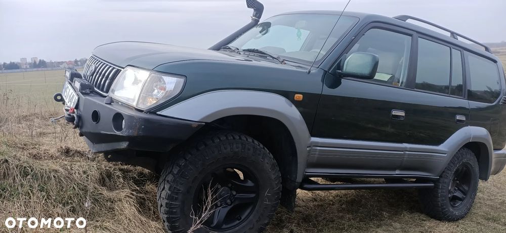 Toyota Land Cruiser - 2