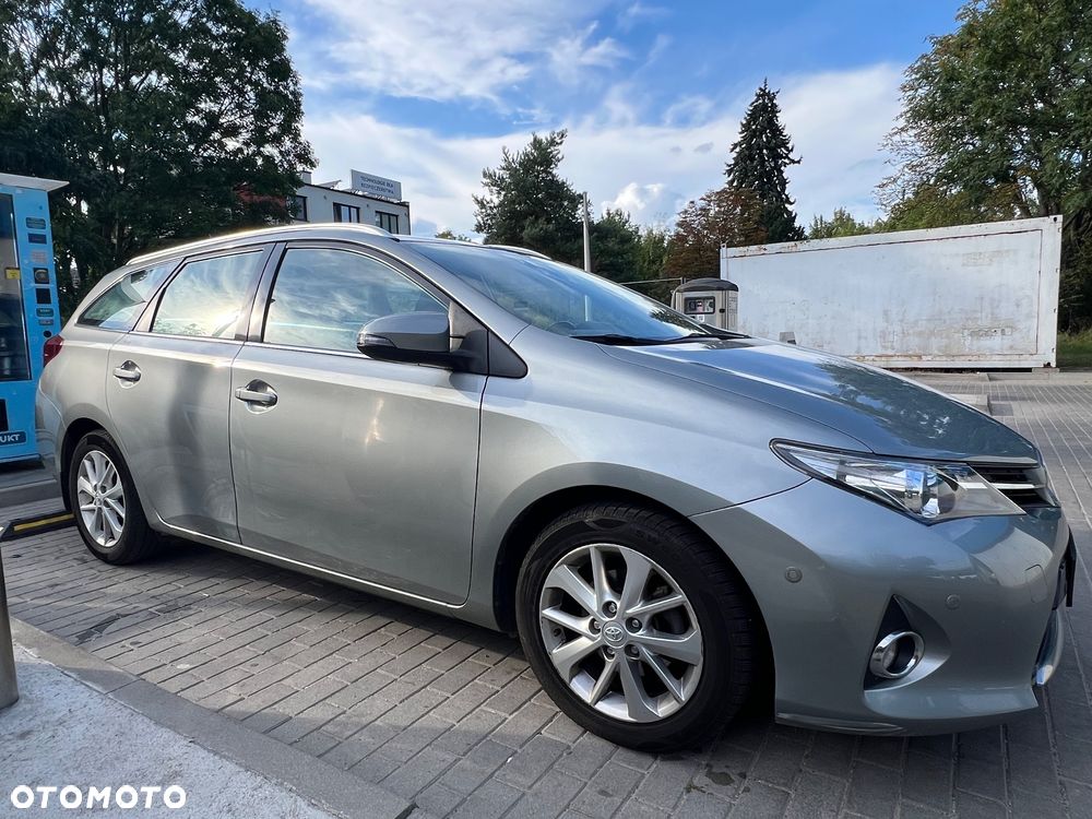 Toyota Auris - 4