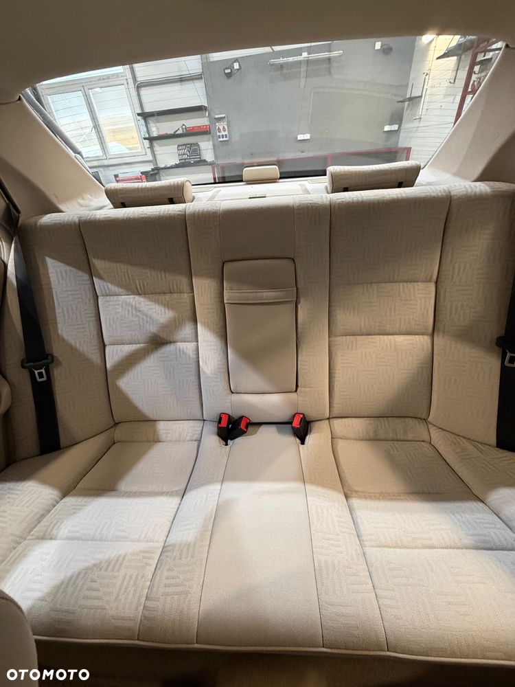 Mercedes-Benz Klasa C 200 T Elegance - 10