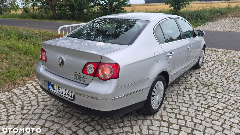 Volkswagen Passat 1.9 TDI Comfortline - 6