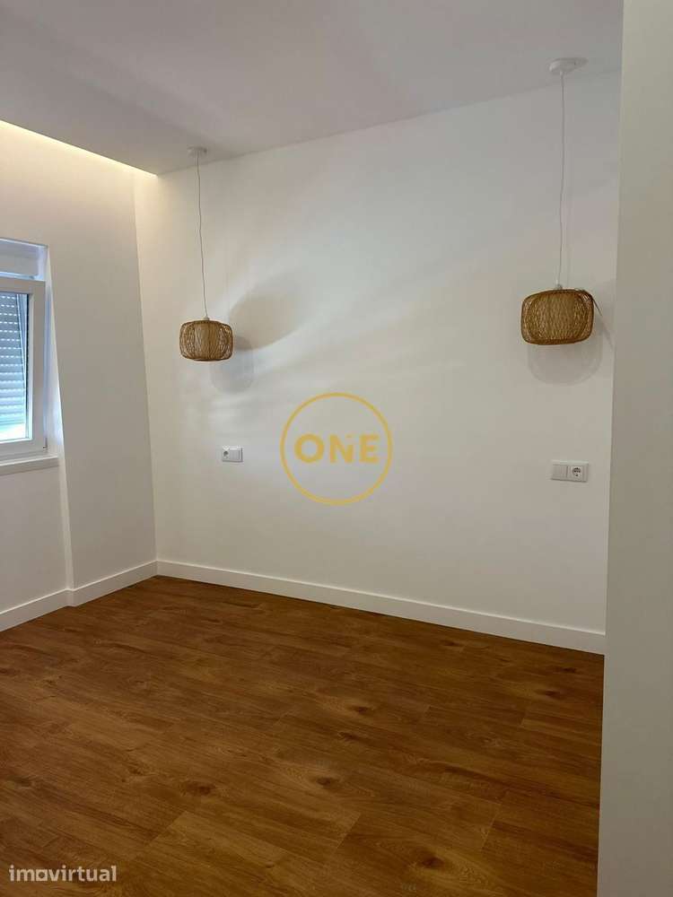 T2 Baixa da Banheira Totalmente Remodelada - Grande imagem: 2/16