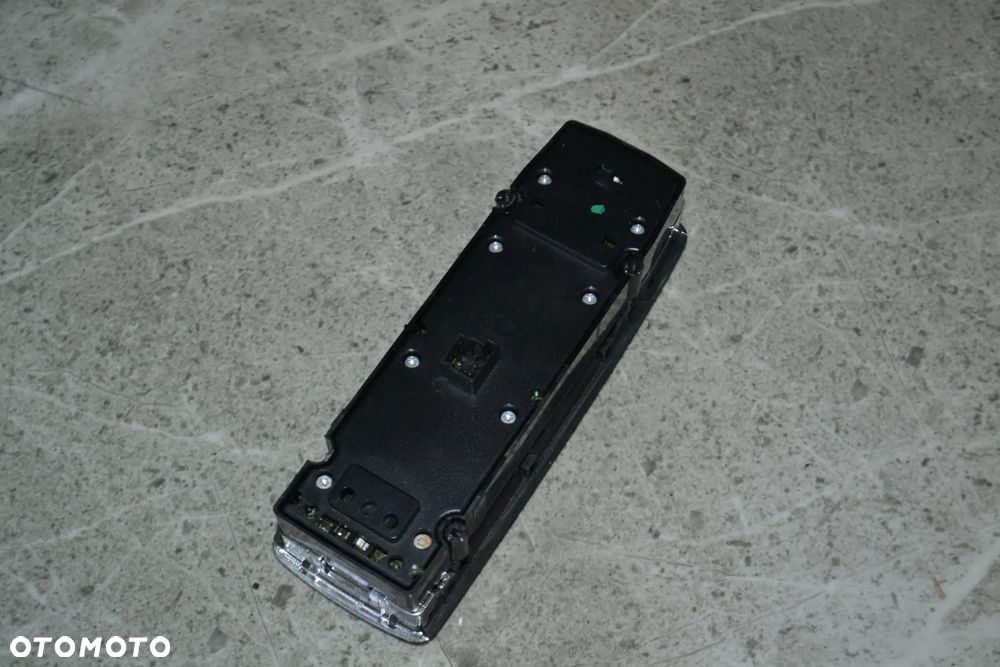 MERCEDES W204 PANEL STEROWANIA SZYB ELEKTRYCZNYCH LUSTEREK 2048703558 - 3