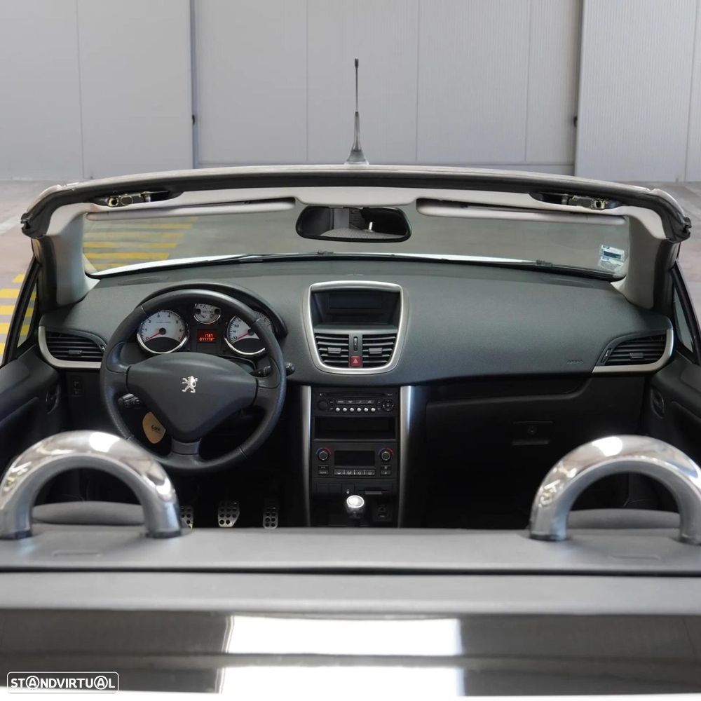 Peugeot 207 CC 1.6 SE 200 Anos - 11