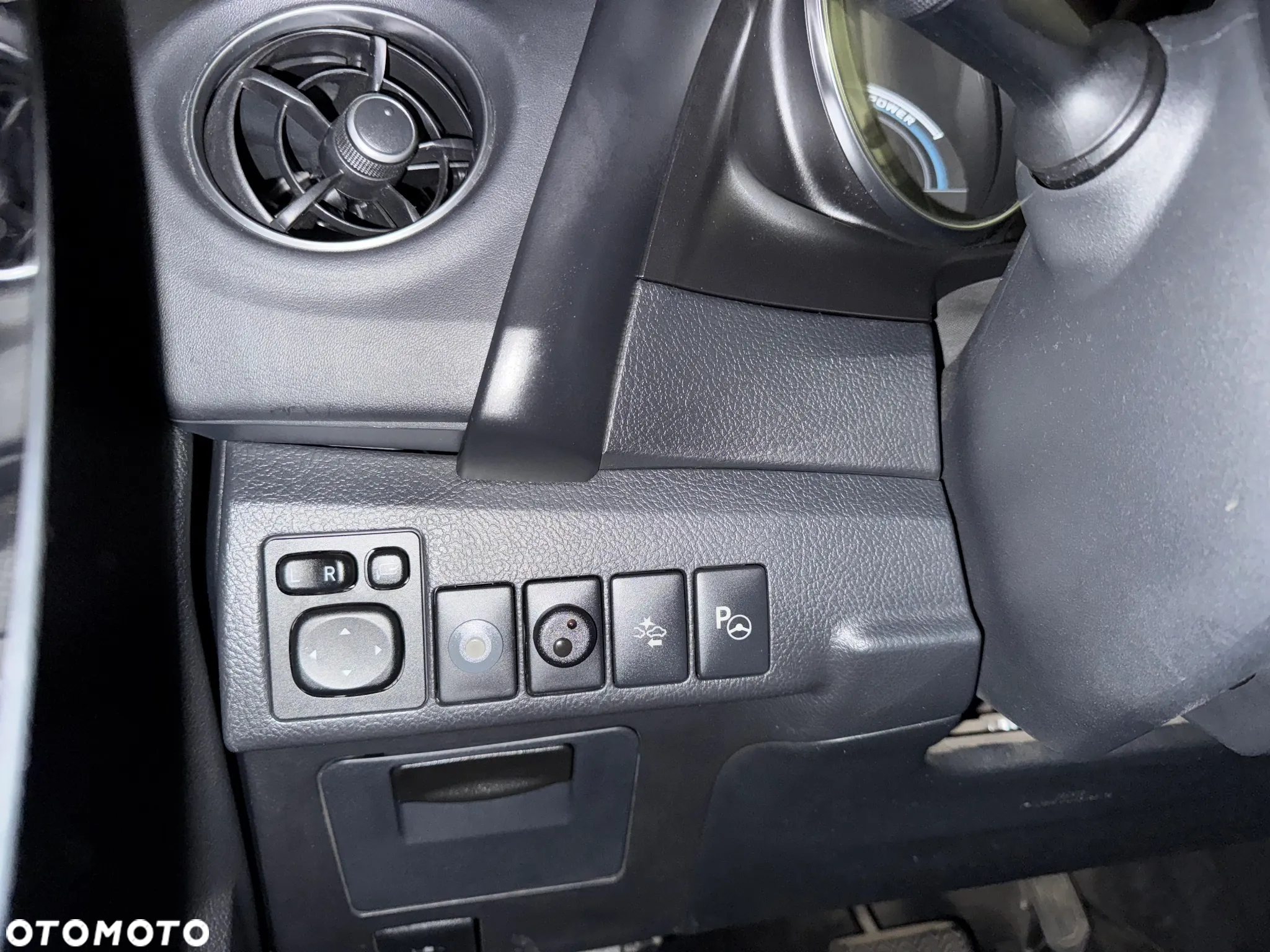 Toyota Auris Hybrid 135 Prestige - 14