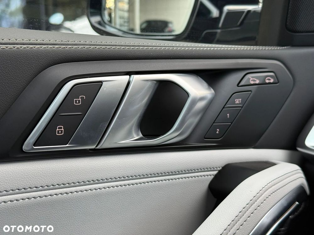 BMW X6 xDrive30d mHEV - 12
