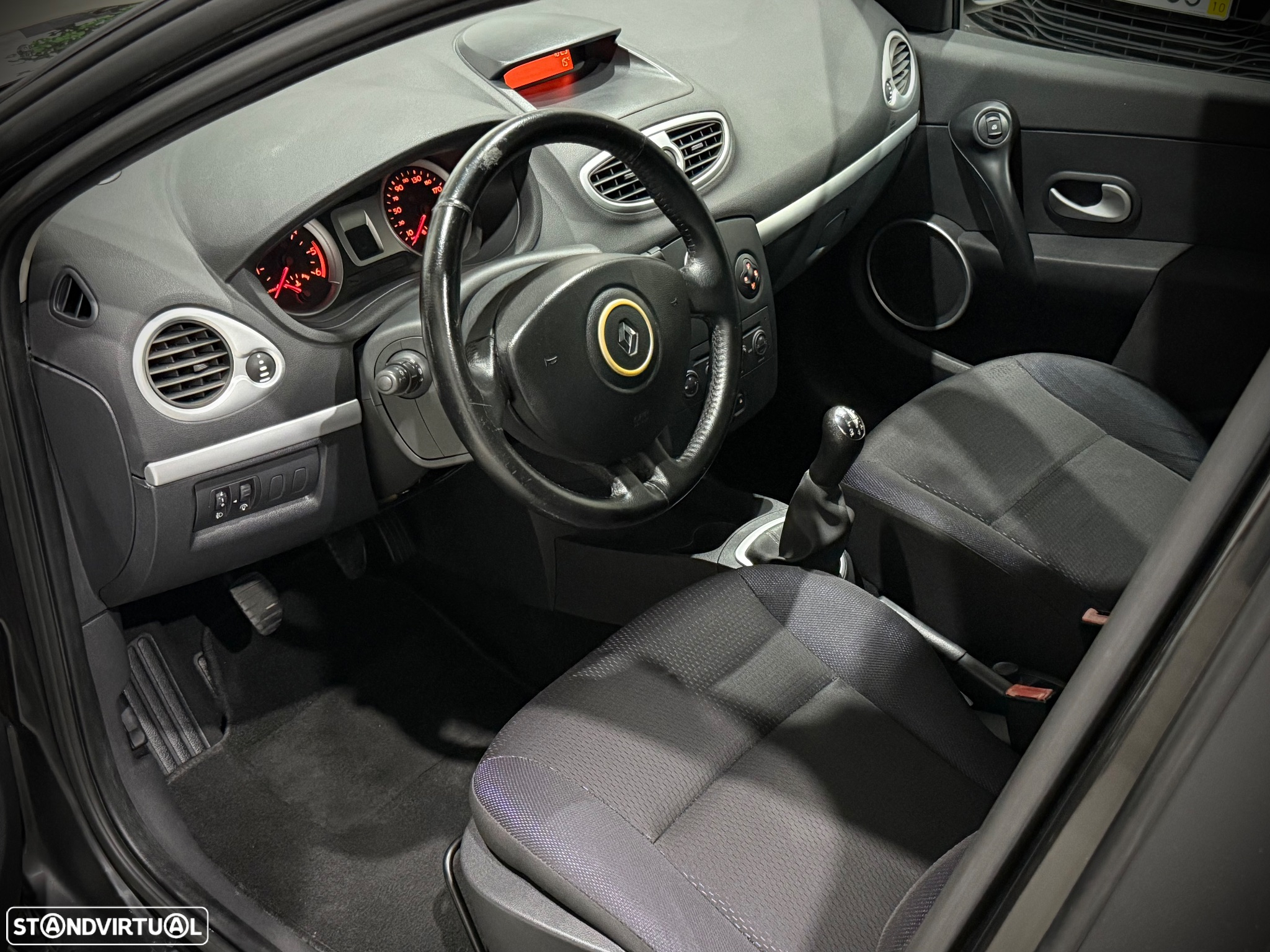 Renault Clio 1.5 dCi Dynamique S - 7