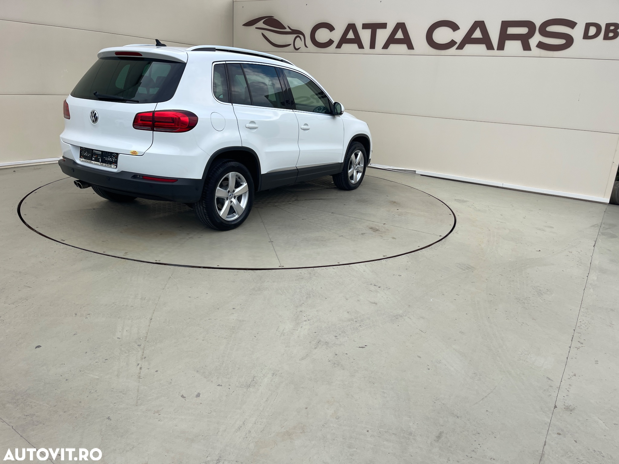 Volkswagen Tiguan 2.0 TDI DPF 4Motion BlueMotion Technology DSG Cup Sport & Style - 16