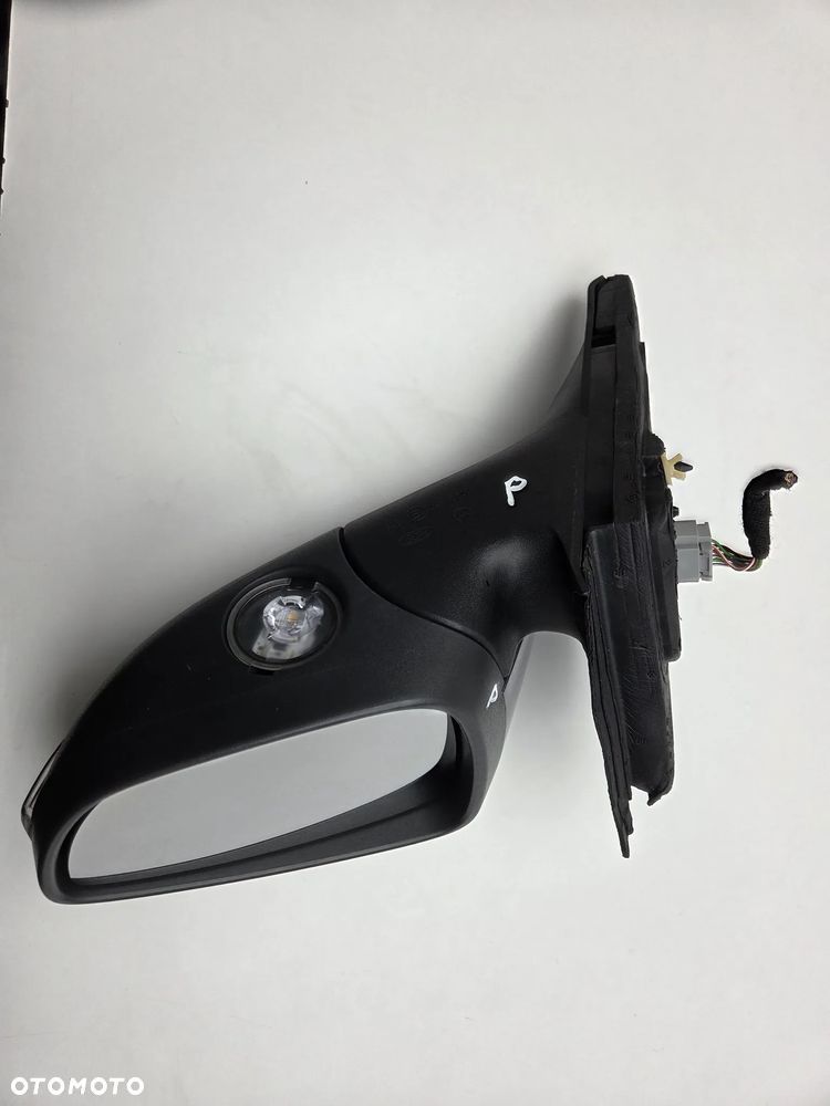 LUSTERKO PRAWE 8 PIN EUROPA FORD FOCUS MK4 IV - 8