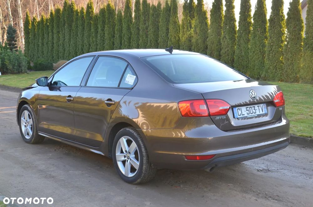 Volkswagen Jetta 1.6 TDI Blue Motion Technology Comfortline - 3