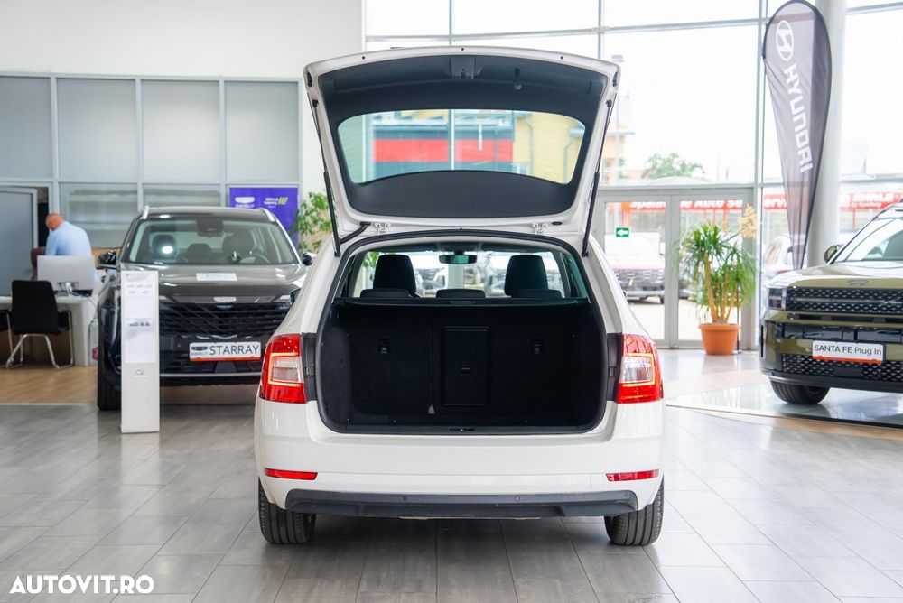 Skoda Octavia 1.6 TDI DSG Ambition - 14