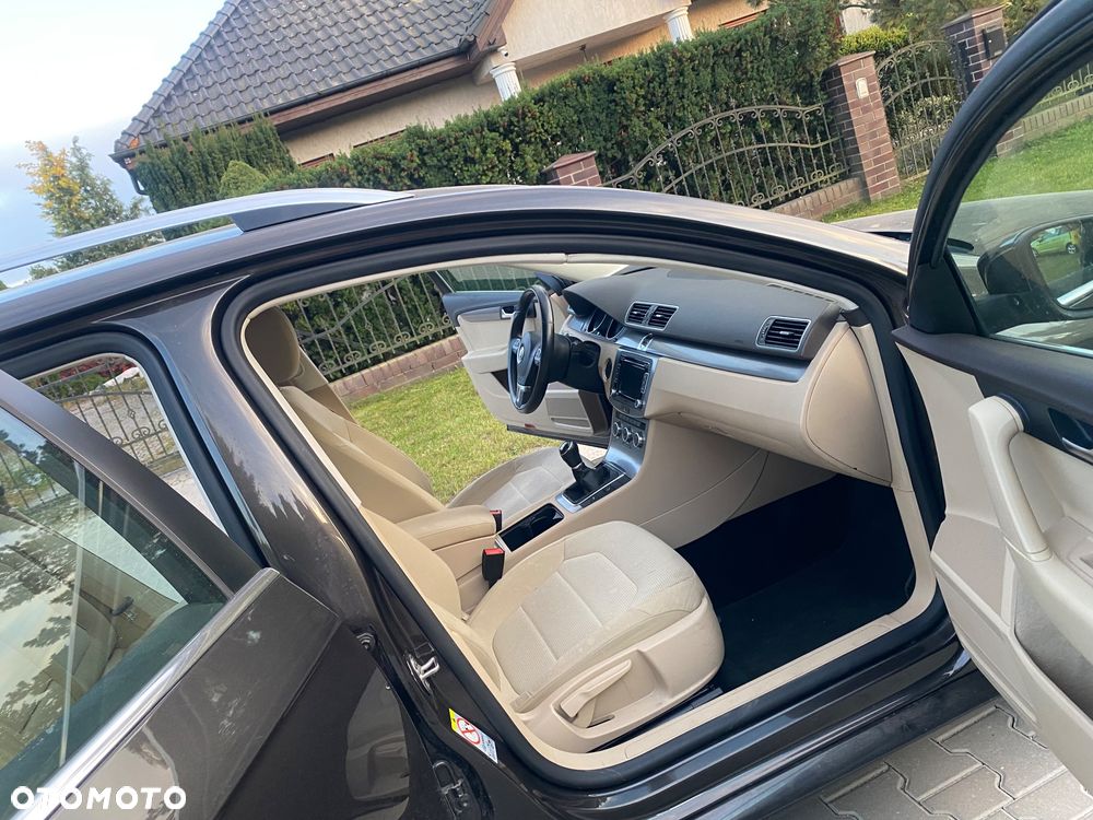 Volkswagen Passat - 8