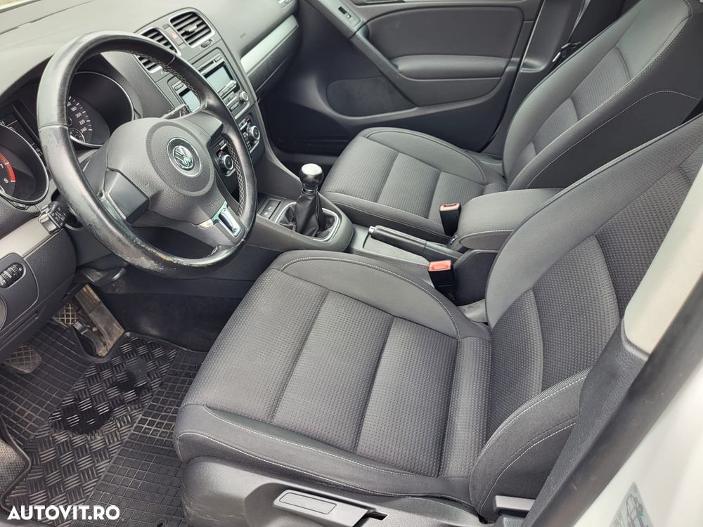 Volkswagen Golf - 6