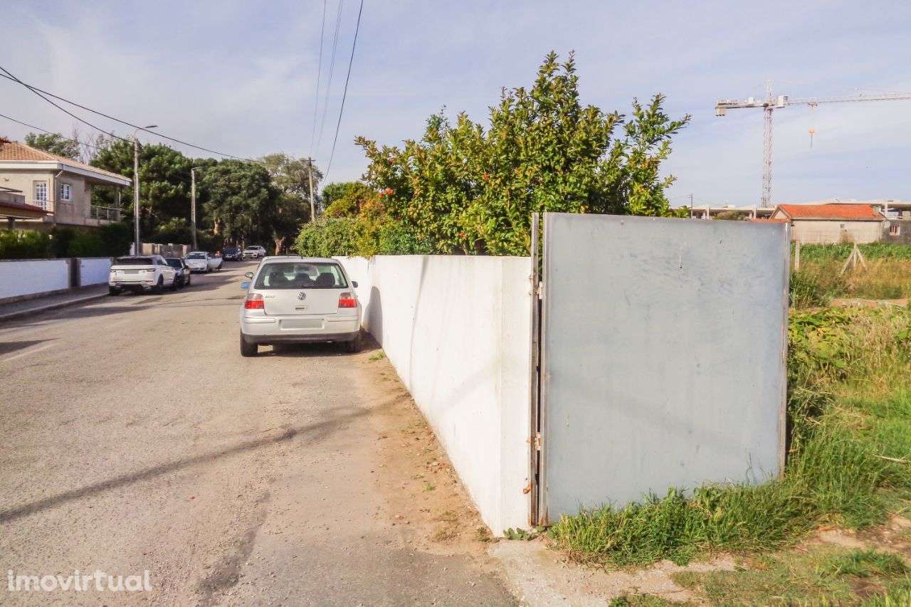 Terreno c/ viabilidade de construção de 2 moradias, perto da praia. - Grande imagem: 3/6