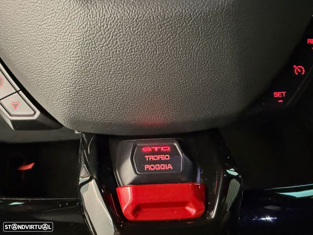 Lamborghini Huracán STO - 44