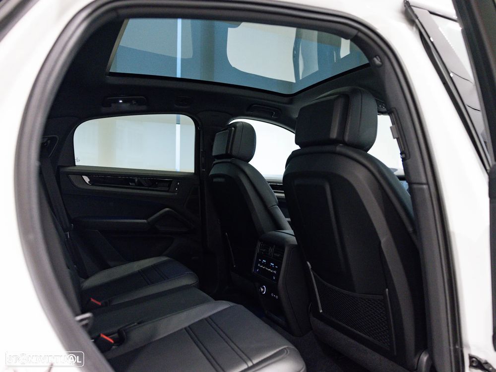 Porsche Cayenne Coupé E-Hybrid Black Edition - 43