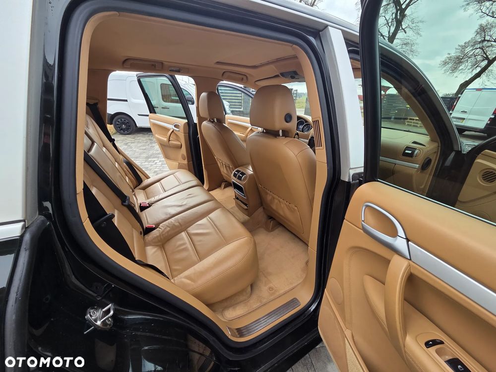 Porsche Cayenne - 17