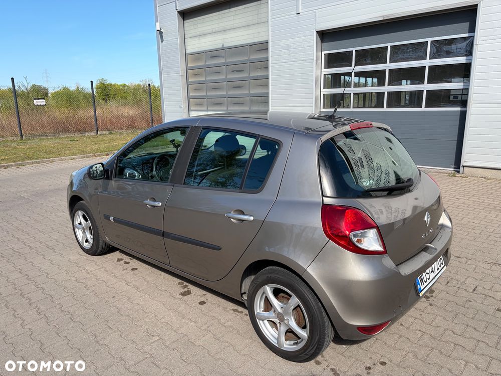 Renault Clio 1.2 16V Alize - 7
