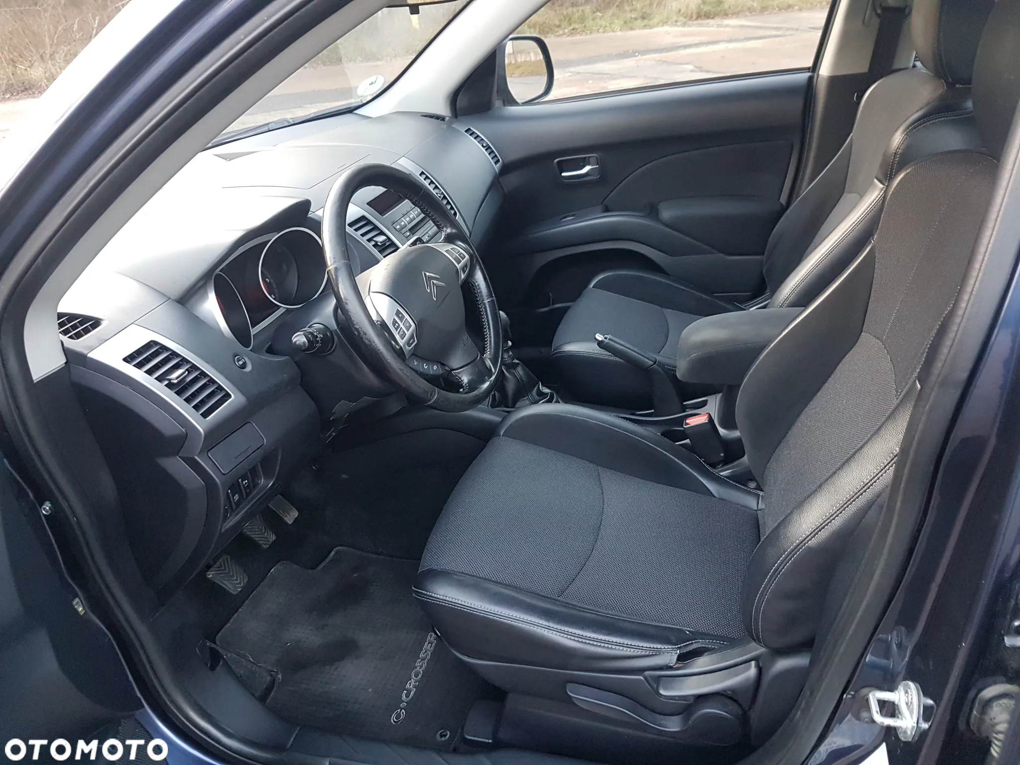 Citroën C-Crosser 2.2 HDi Exclusive - 13