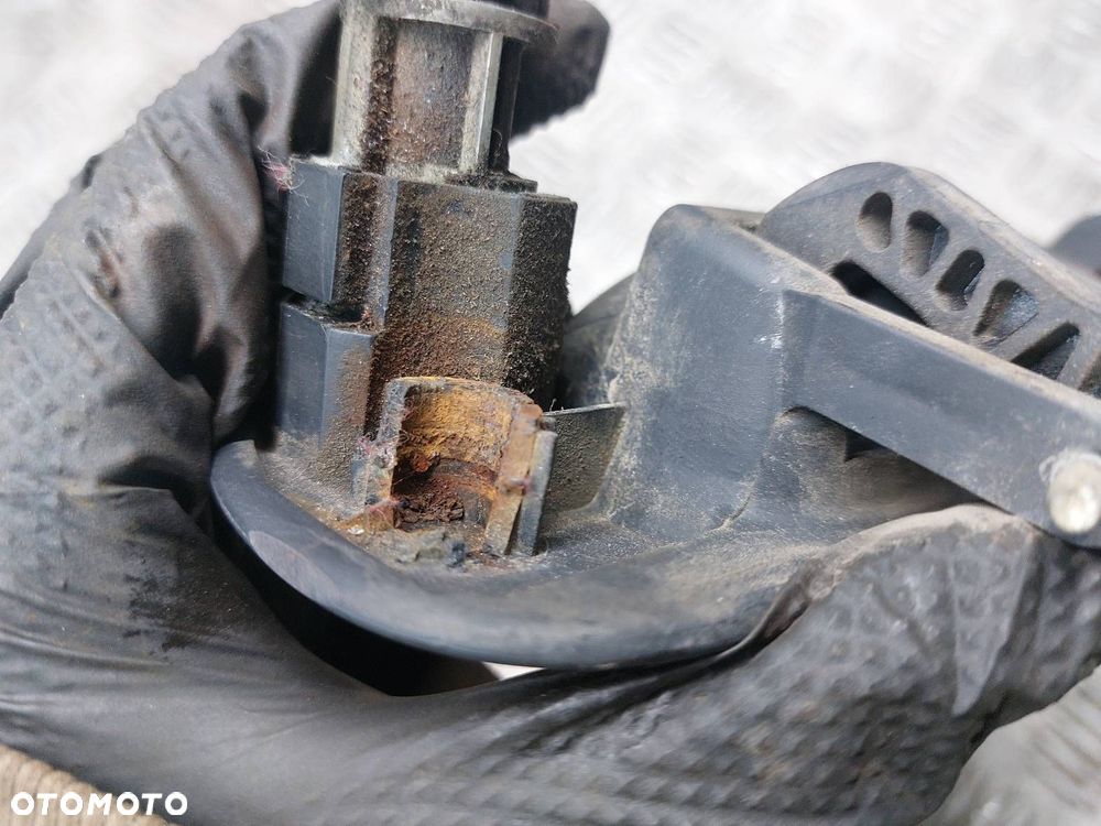 KLAMKA ZEWNĘTRZNA DRZWI PRAWY PRZÓD MITSUBISHI SPACE STAR I LIFT - 3