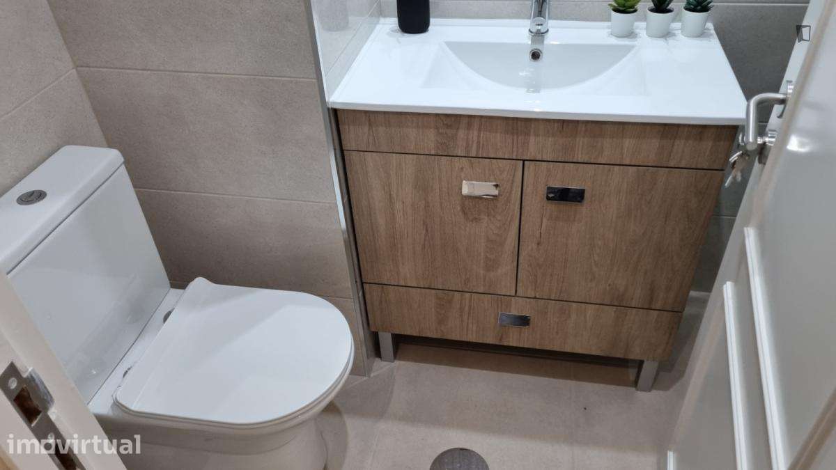 Quarto - localizado em Senhora da Hora Porto - Grande imagem: 2/11