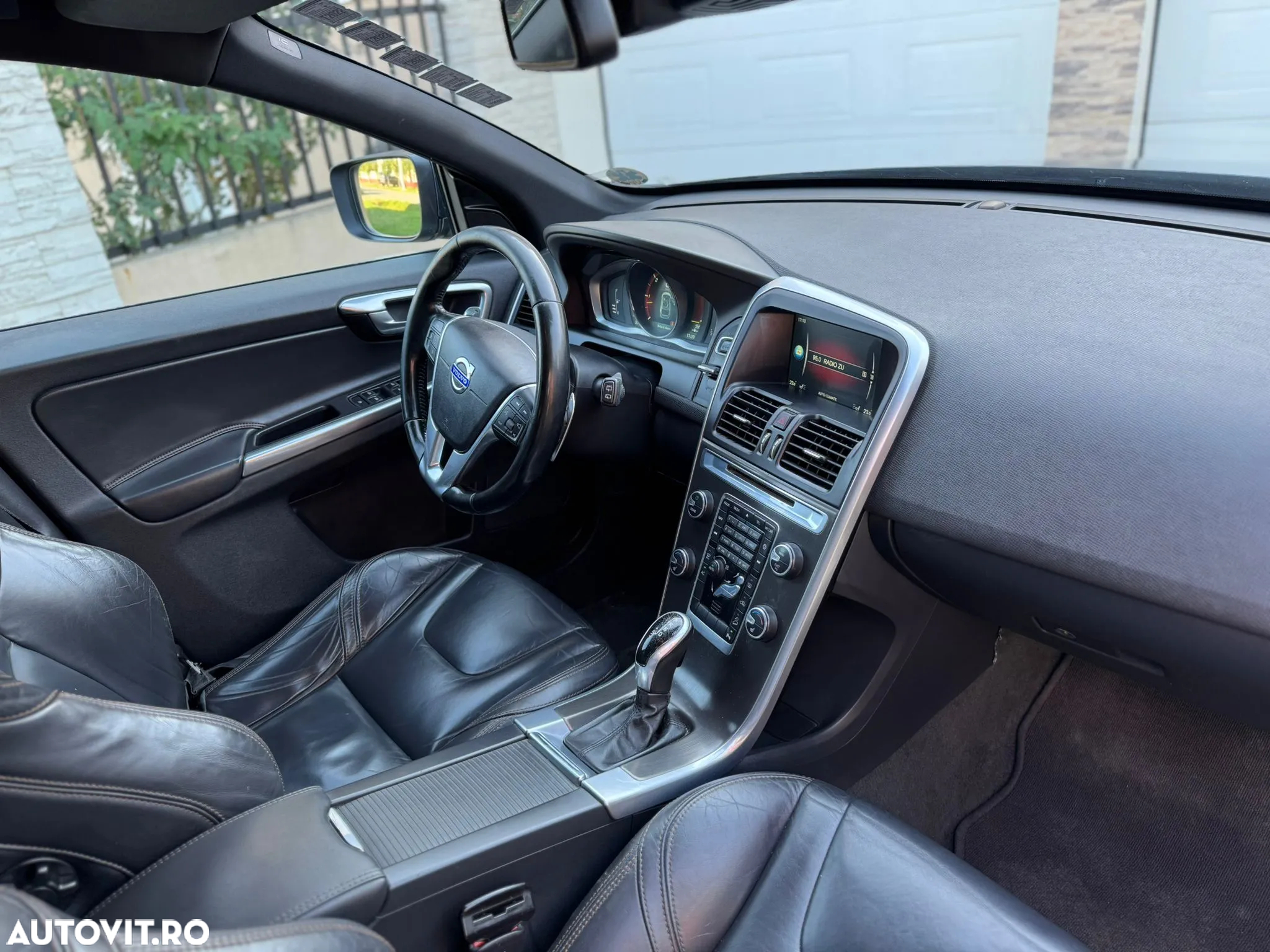 Volvo XC 60 D5 AWD Rdesign - 11