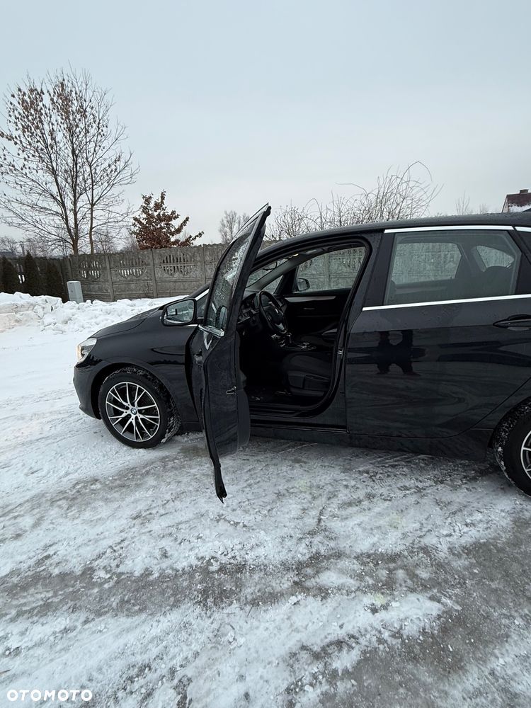 BMW Seria 2 218d - 5