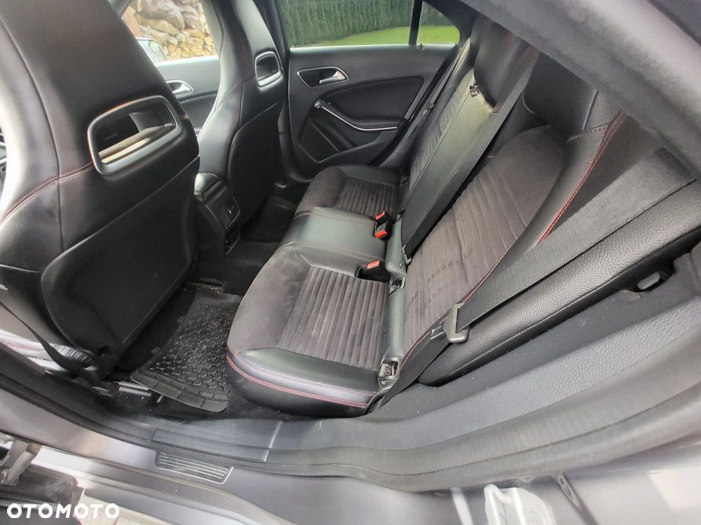Mercedes-Benz CLA - 14