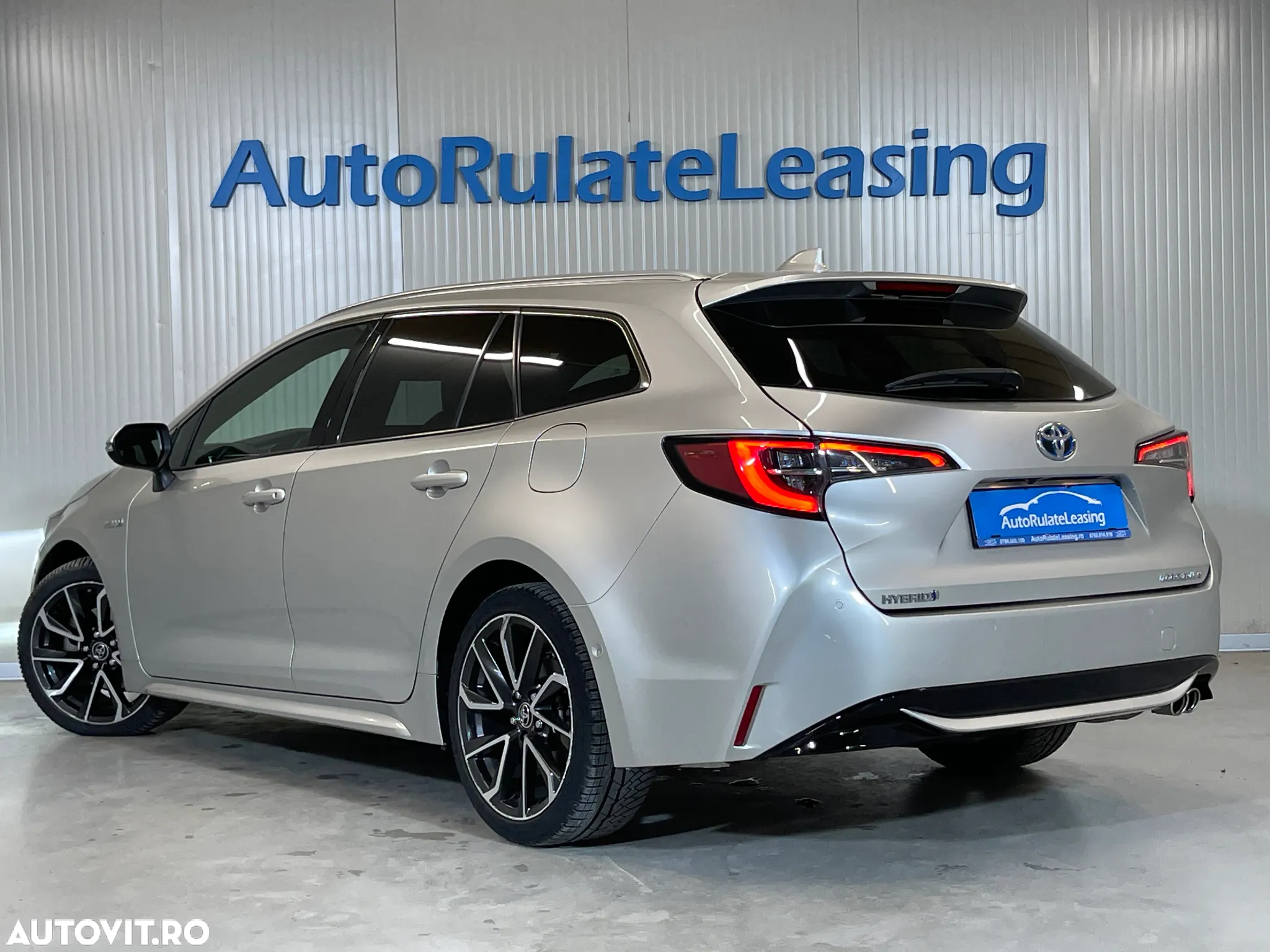 Toyota Corolla 2.0 Hybrid Lounge - 3