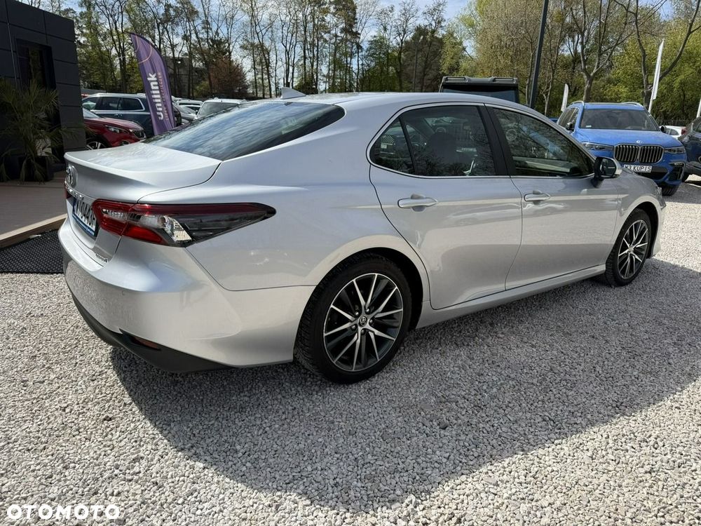 Toyota Camry - 24