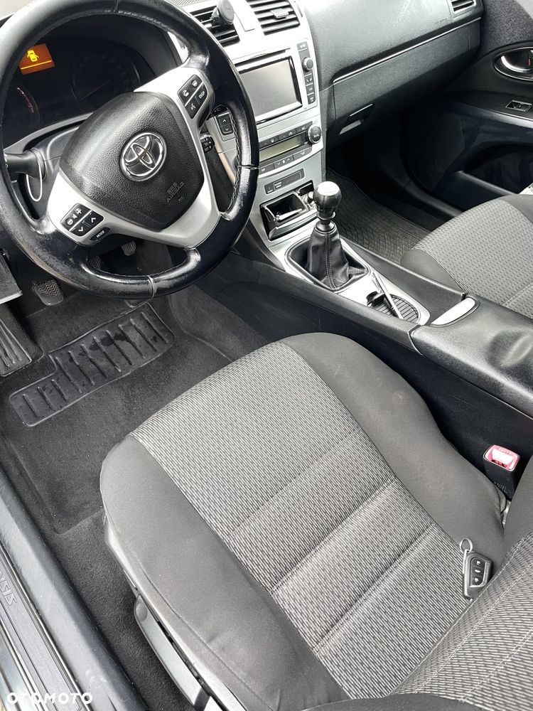Toyota Avensis 2.0 D-4D Style - 19