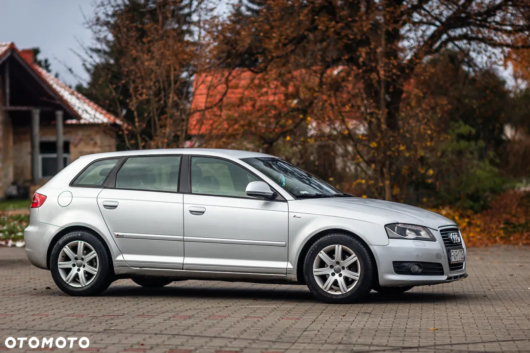 Audi A3 1.6 TDI Sportback S line Sportpaket - 9