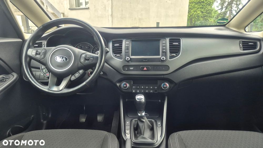 Kia Carens 1.6 GDI Dream Team Edition - 18