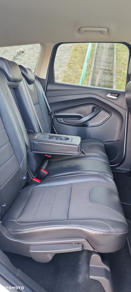 Ford Kuga 1.5 EcoBoost 2x4 Titanium - 22