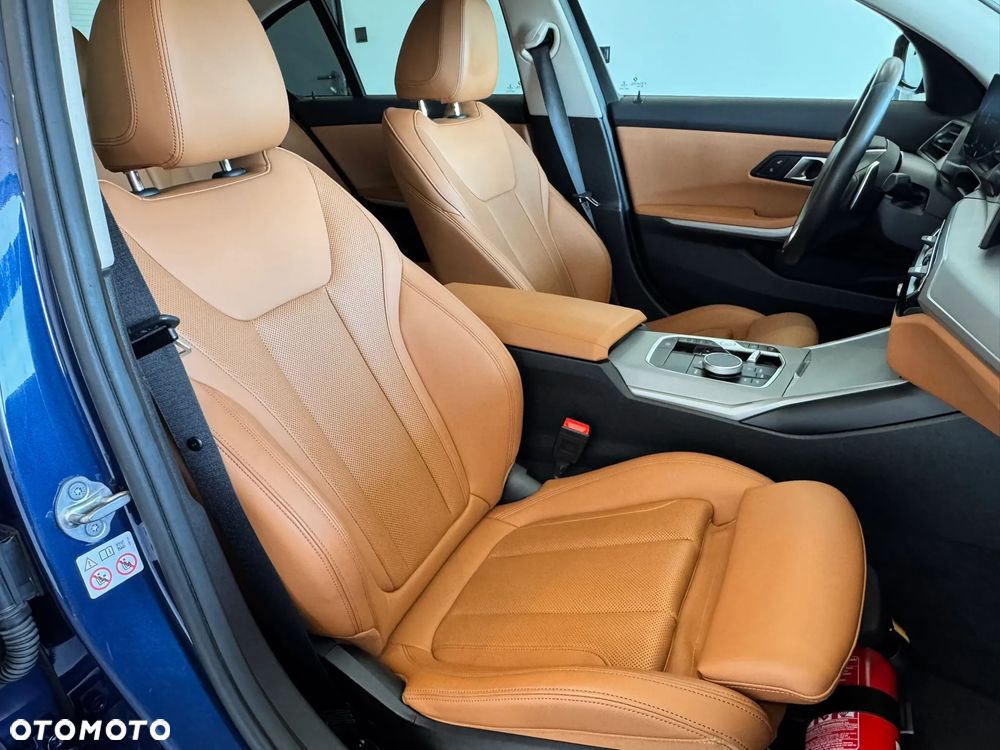 BMW Seria 3 318d MHEV Sport Line - 19