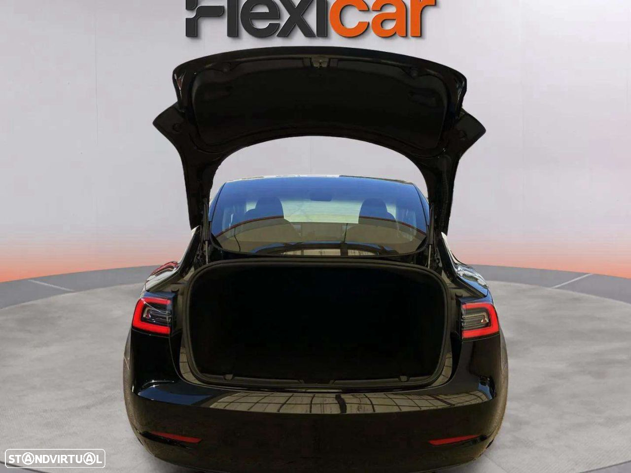 Tesla Model 3 - 9