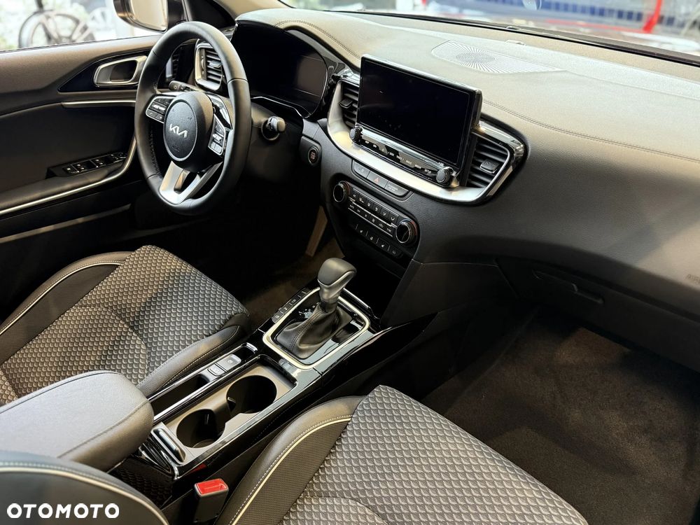 Kia XCeed 1.6 T-GDI Business Line DCT - 21