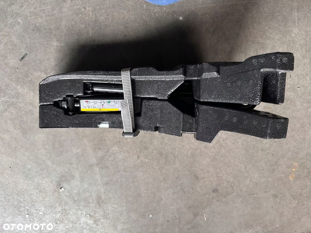 ZESTAW NAPRAWCZY WKŁAD BAGAŻNIKA VW GOLF VIII 8 5H0012115C - 3